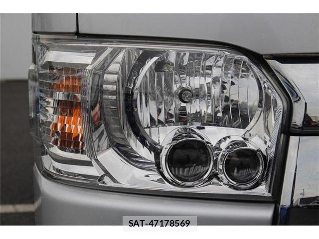 Toyota HIACE VAN 2019-06 8035853-13