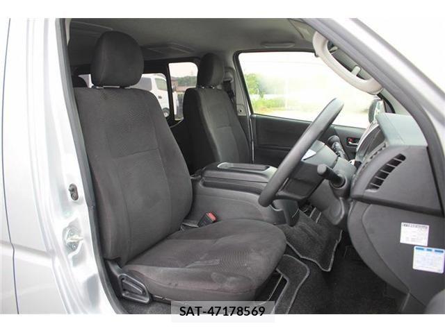 Toyota HIACE VAN 2019-06 8035853-19