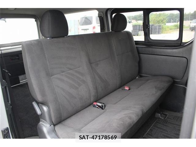 Toyota HIACE VAN 2019-06 8035853-20