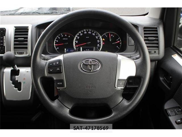 Toyota HIACE VAN 2019-06 8035853-22