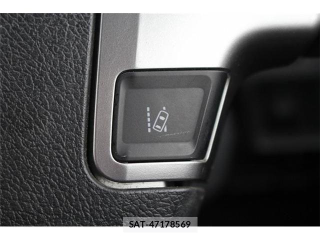 Toyota HIACE VAN 2019-06 8035853-25