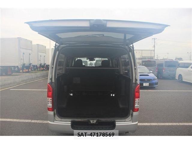 Toyota HIACE VAN 2019-06 8035853-28