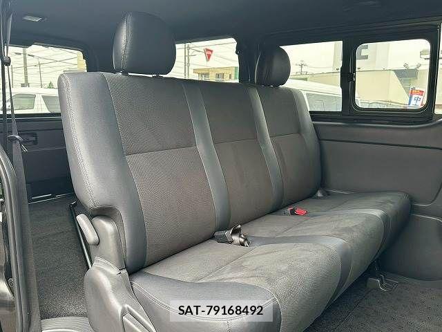 Toyota HIACE VAN 2023-10 8035848-11