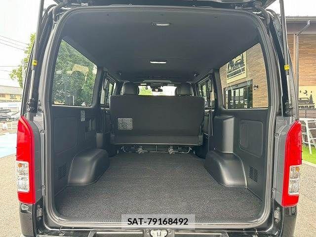 Toyota HIACE VAN 2023-10 8035848-12