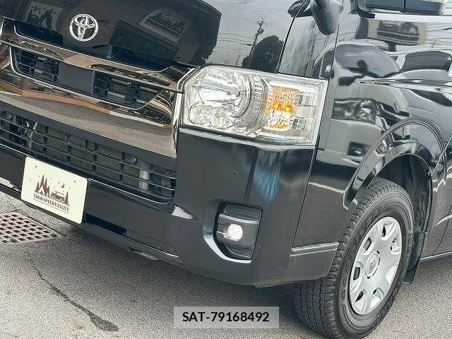 Toyota HIACE VAN 2023-10 8035848-18