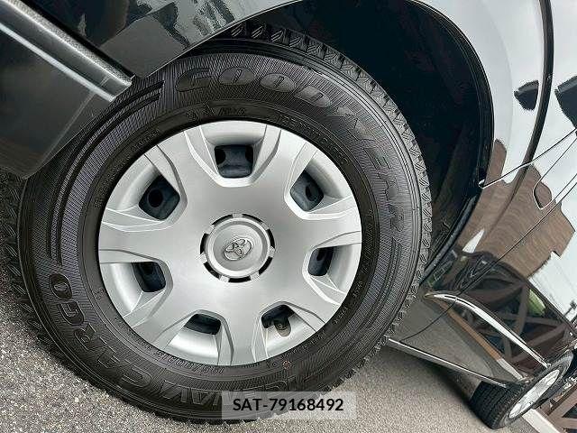 Toyota HIACE VAN 2023-10 8035848-19