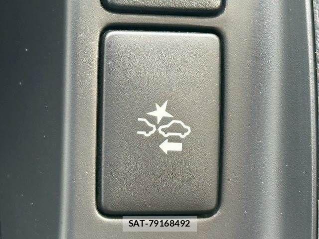 Toyota HIACE VAN 2023-10 8035848-4