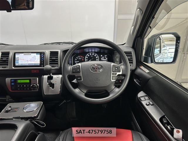 Toyota HIACE VAN 2025-11 8035845-13