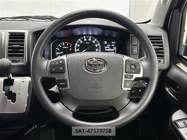 Toyota HIACE VAN 2025-11 8035845-14