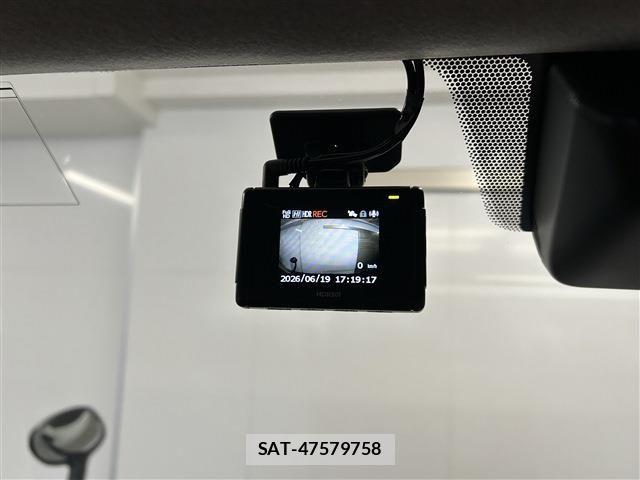 Toyota HIACE VAN 2025-11 8035845-23
