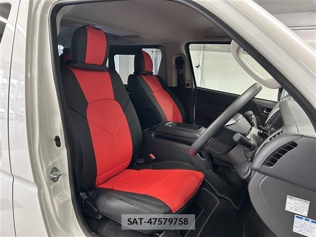 Toyota HIACE VAN 2025-11 8035845-24