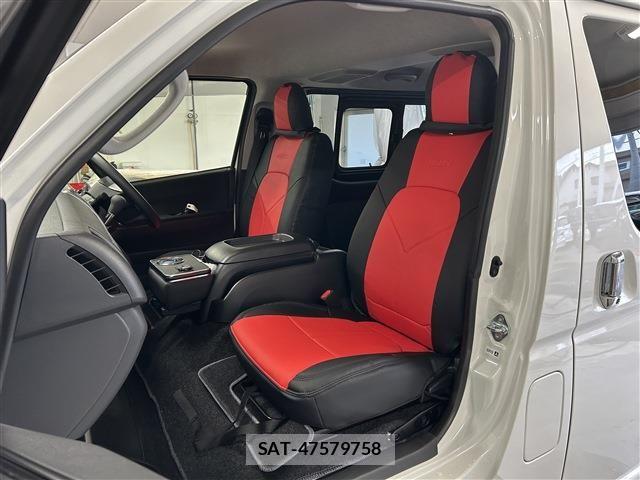 Toyota HIACE VAN 2025-11 8035845-25