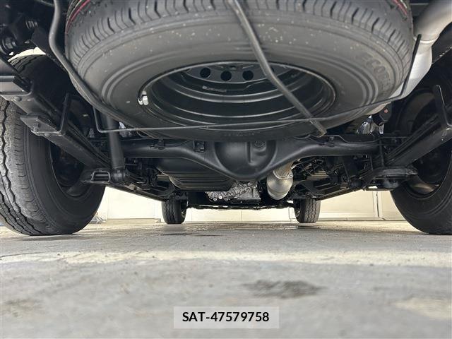 Toyota HIACE VAN 2025-11 8035845-28