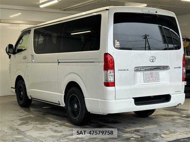 Toyota HIACE VAN 2025-11 8035845-6