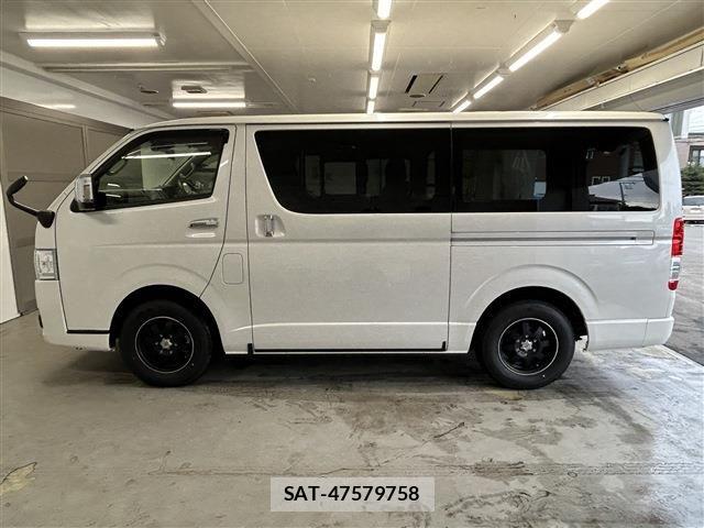 Toyota HIACE VAN 2025-11 8035845-7
