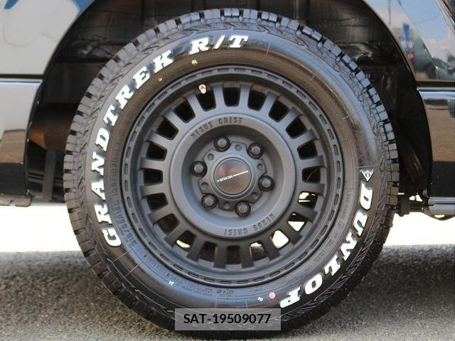 Toyota HIACE VAN 2020-01 8035847-19