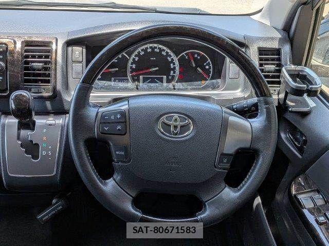 Toyota HIACE VAN 2018-06 8073953-11