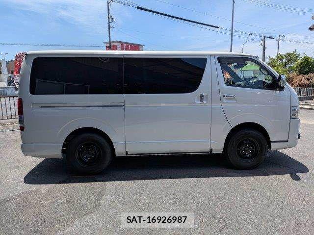 Toyota HIACE VAN 2021-02 8073949-18