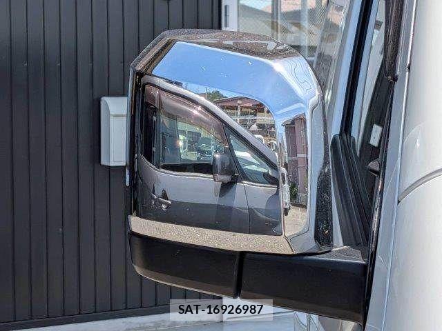 Toyota HIACE VAN 2021-02 8073949-28