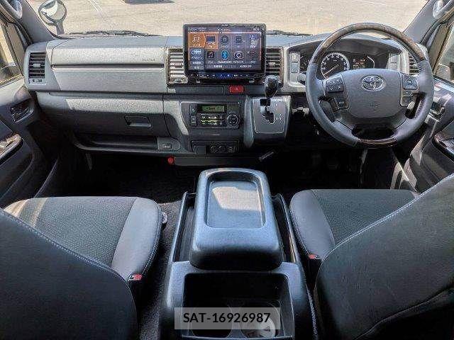 Toyota HIACE VAN 2021-02 8073949-2