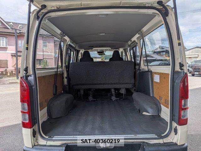 Toyota HIACE VAN 2019-05 8073959-12