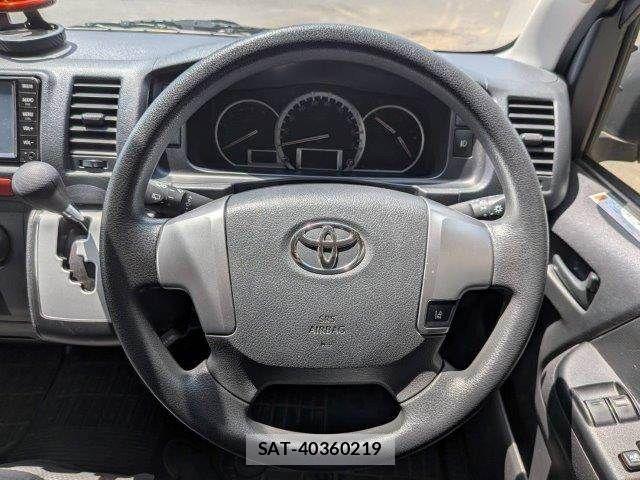 Toyota HIACE VAN 2019-05 8073959-13