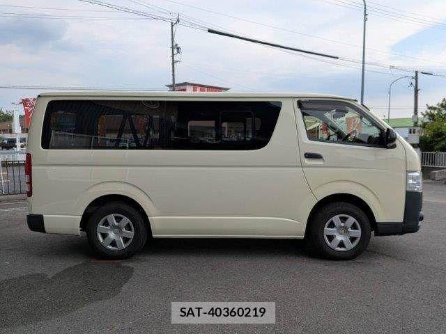 Toyota HIACE VAN 2019-05 8073959-19