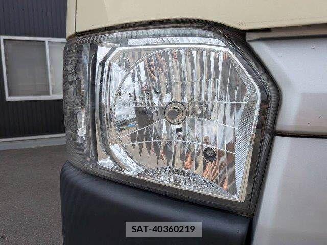 Toyota HIACE VAN 2019-05 8073959-25