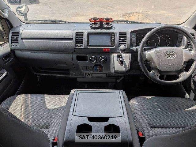 Toyota HIACE VAN 2019-05 8073959-2