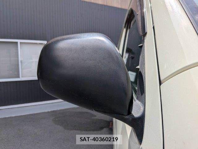 Toyota HIACE VAN 2019-05 8073959-29
