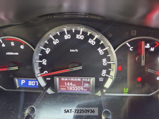 Toyota HIACE VAN 2018-10 8073956-12