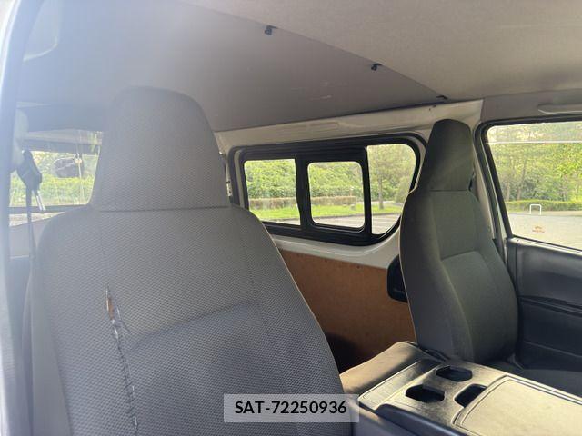 Toyota HIACE VAN 2018-10 8073956-15