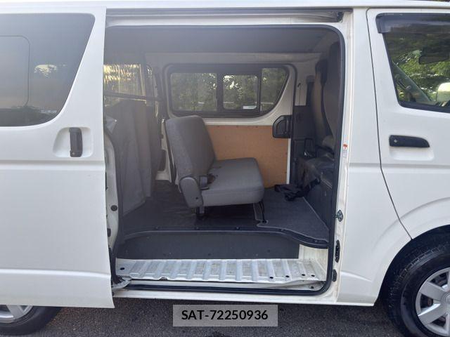 Toyota HIACE VAN 2018-10 8073956-16