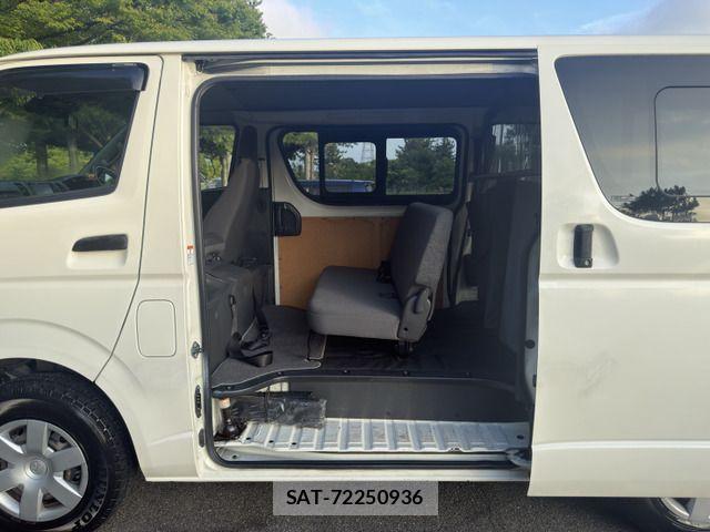 Toyota HIACE VAN 2018-10 8073956-17