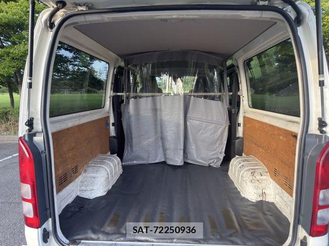 Toyota HIACE VAN 2018-10 8073956-19