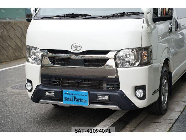 Toyota HIACE VAN 2021-08 8073947-15