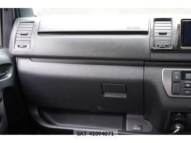 Toyota HIACE VAN 2021-08 8073947-22