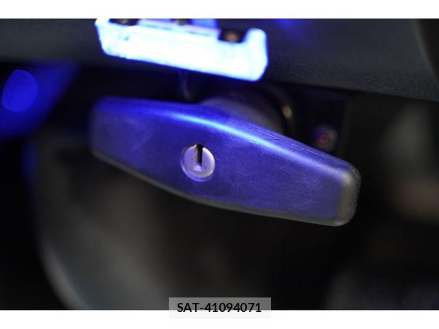 Toyota HIACE VAN 2021-08 8073947-2