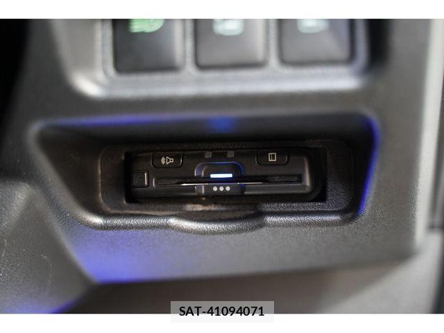 Toyota HIACE VAN 2021-08 8073947-3