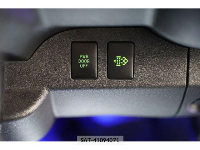 Toyota HIACE VAN 2021-08 8073947-7