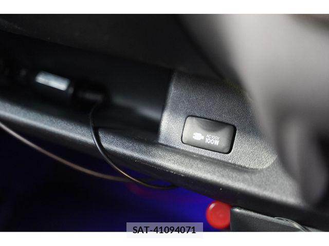 Toyota HIACE VAN 2021-08 8073947-8