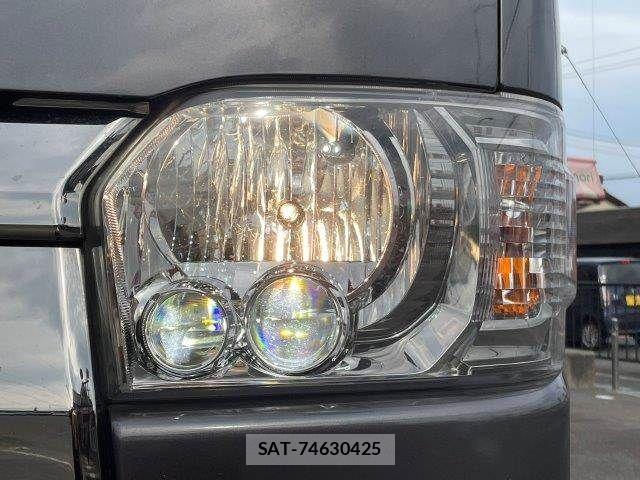 Toyota HIACE VAN 2021-03 8073954-18