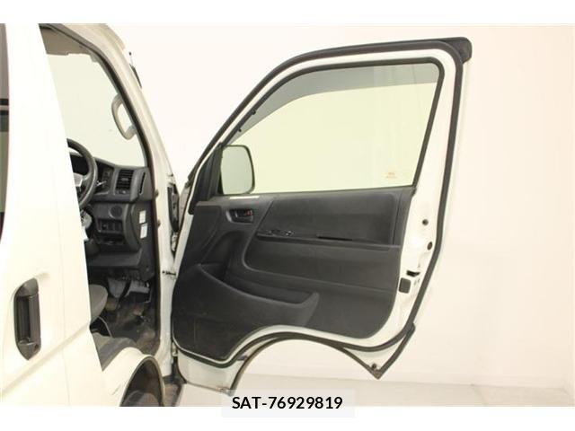 Toyota HIACE VAN 2018-12 8073955-29
