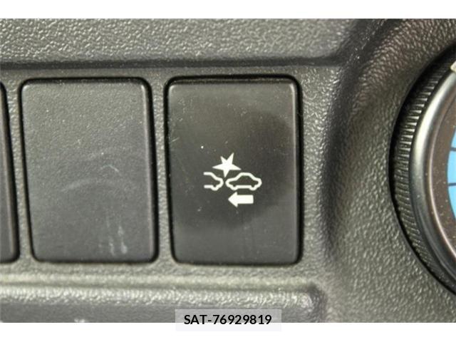 Toyota HIACE VAN 2018-12 8073955-5