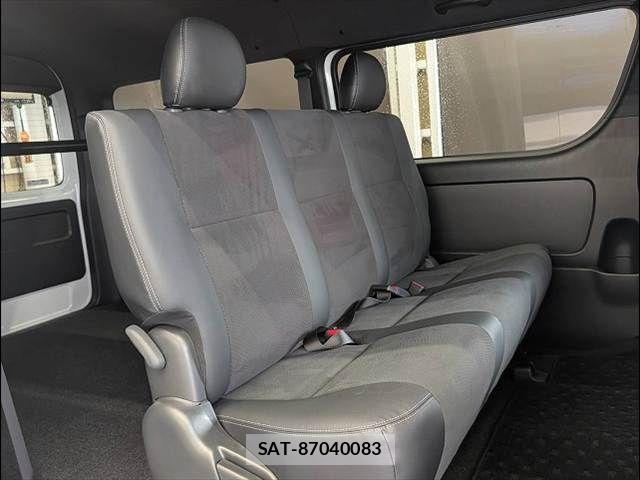 Toyota HIACE VAN 2026-01 8073941-11