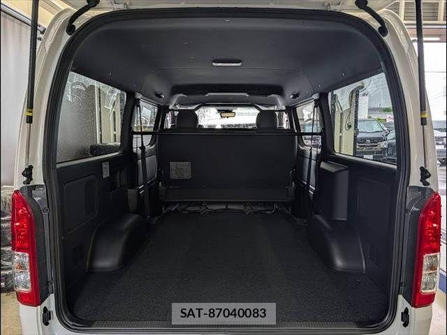 Toyota HIACE VAN 2026-01 8073941-12