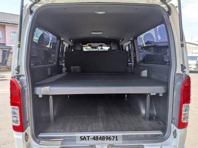 Toyota HIACE VAN 2021-06 8073945-14