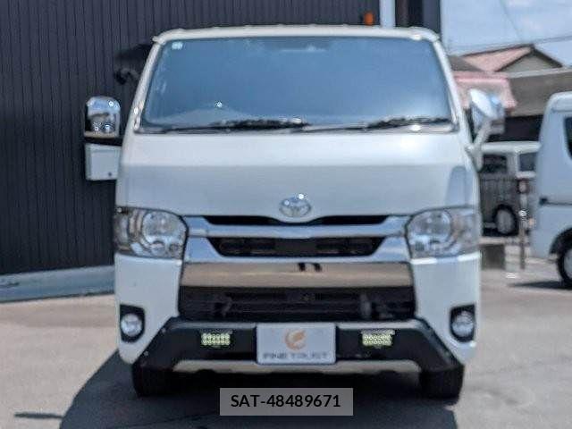 Toyota HIACE VAN 2021-06 8073945-19