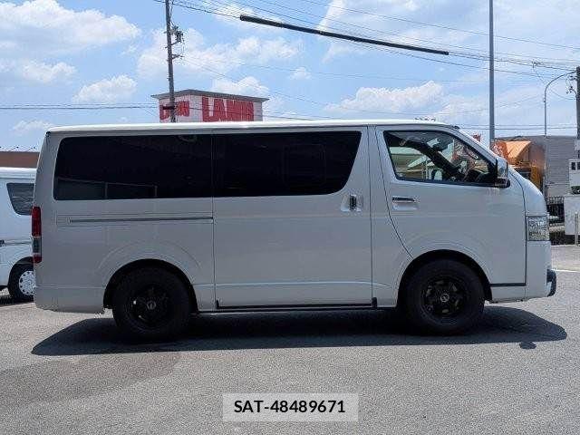 Toyota HIACE VAN 2021-06 8073945-21