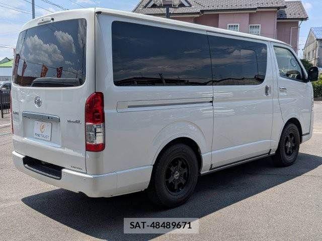 Toyota HIACE VAN 2021-06 8073945-22